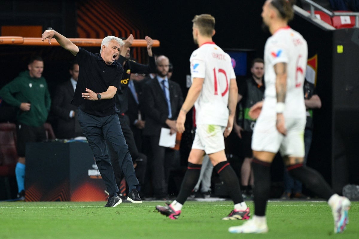 THỂ THAO - Mourinho chưa nguôi ám ảnh thua chung kết Europa League